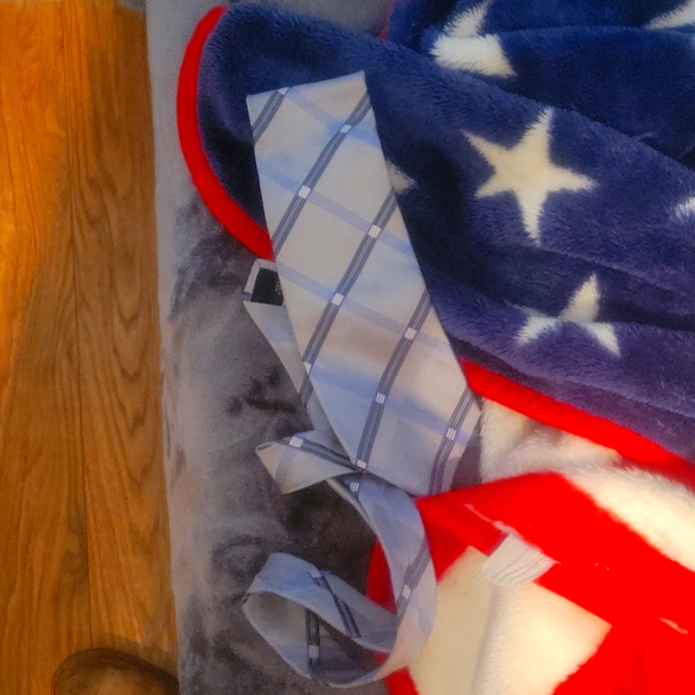 A blue tie